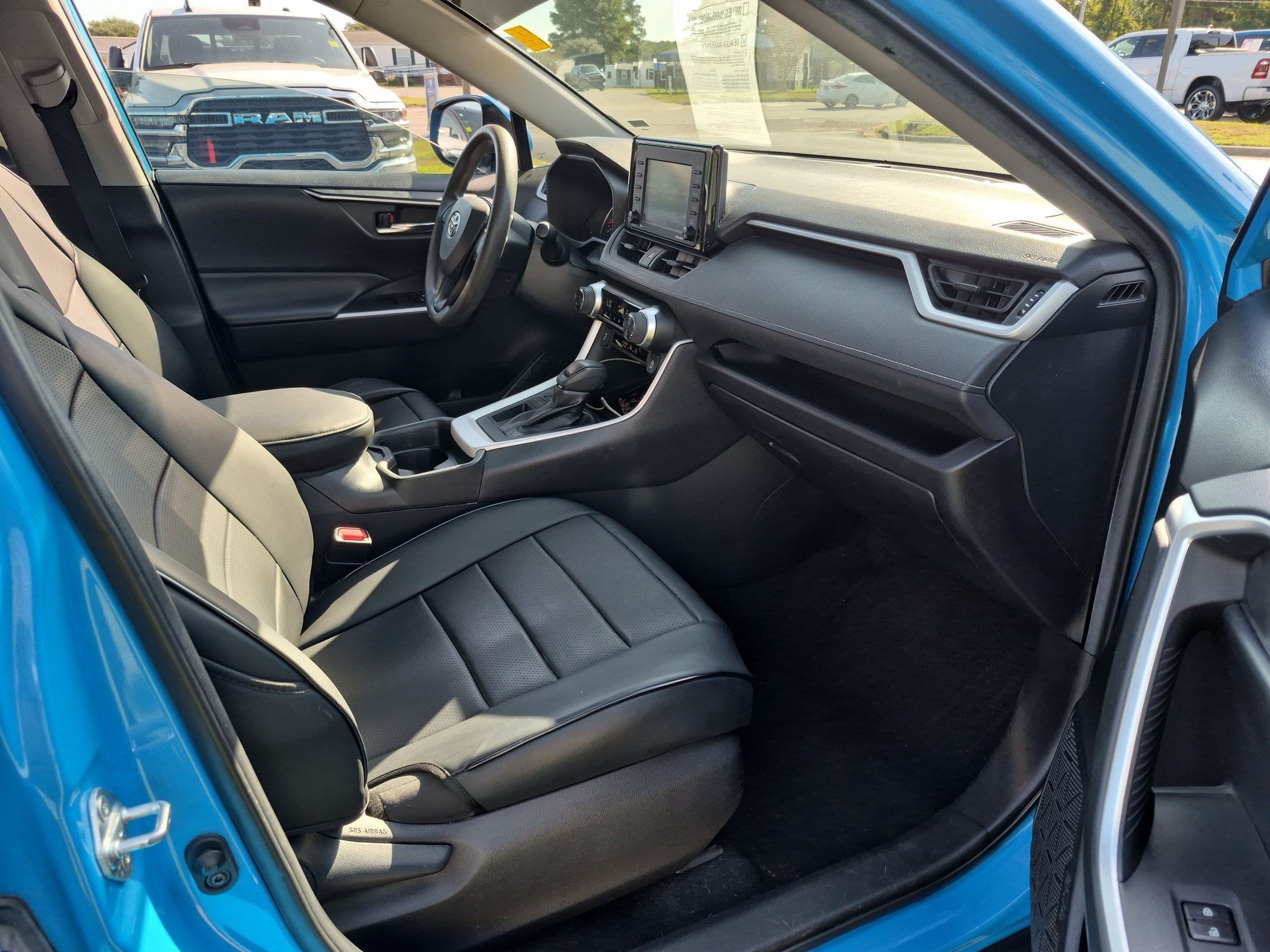 Used 2021 Toyota RAV4 XLE FWD image 22