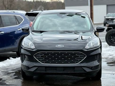Used 2022 Ford Escape SE w/ SE Sport Appearance Package image 35