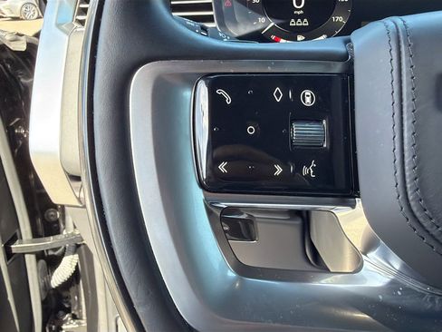 Used 2024 Land Rover Range Rover Autobiography image 37