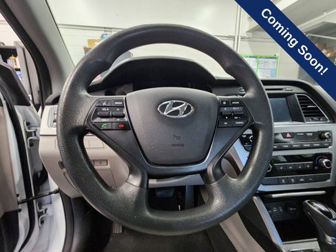 Used 2016 Hyundai Sonata SE w/ Cargo Package FWD image 12