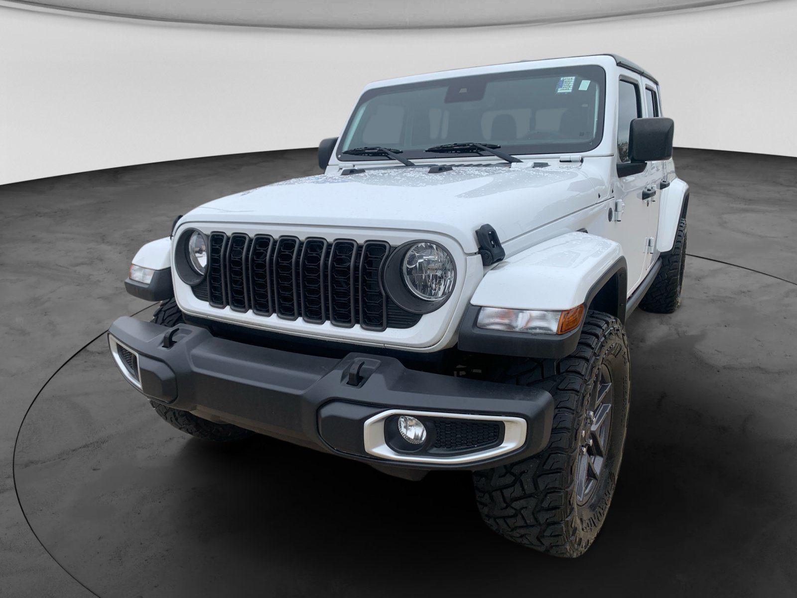 Used 2024 Jeep Gladiator Sport AWD/4WD image 9