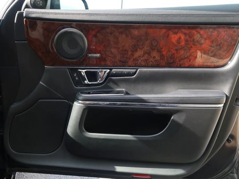 Used 2016 Jaguar XJ R-Sport image 43