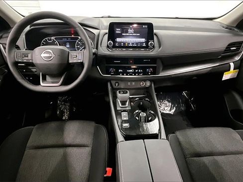 New 2025 Nissan Rogue SV image 5