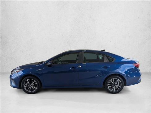 Used 2024 Kia Forte LXS w/ LXS Technology Package FWD image 9