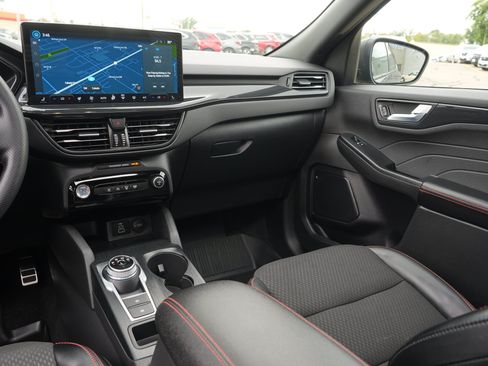 Used 2024 Ford Escape ST-Line w/ Tech Pack #1 AWD/4WD image 23