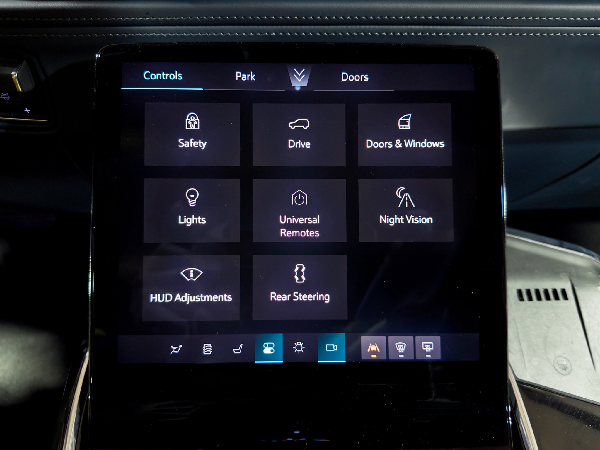 Used 2025 Cadillac Escalade IQ Sport 2 AWD/4WD image 16