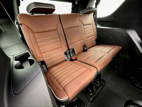 Used 2023 GMC Yukon Denali Ultimate image 28