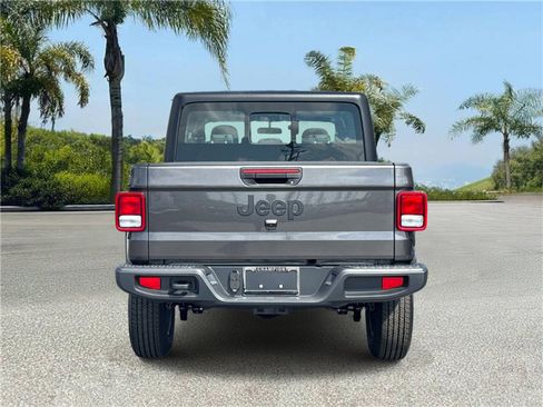 New 2026 Jeep Gladiator Sport image 5