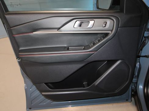 Used 2025 Ford Explorer ST-Line AWD/4WD image 5