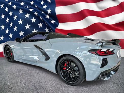 Used 2024 Chevrolet Corvette Stingray Preferred Conv w/ Z51 Performance Package RWD image 32