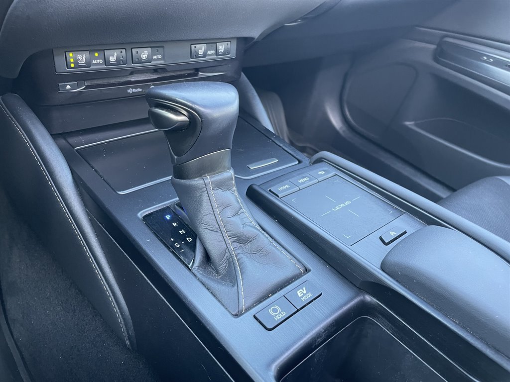 Used 2020 Lexus ES 300h w/ Premium Package FWD image 29