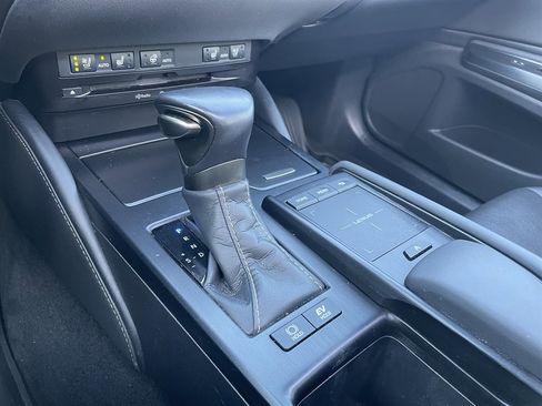 Used 2020 Lexus ES 300h w/ Premium Package FWD image 29