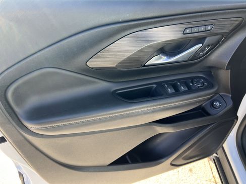 Used 2022 GMC Terrain SLT w/ Elevation Edition image 13