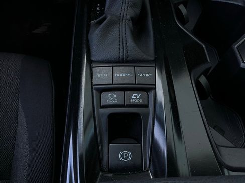 Used 2025 Toyota Camry LE image 21