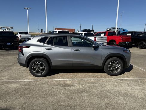 New 2025 Chevrolet Trax LT w/ Driver Confidence Package image 7