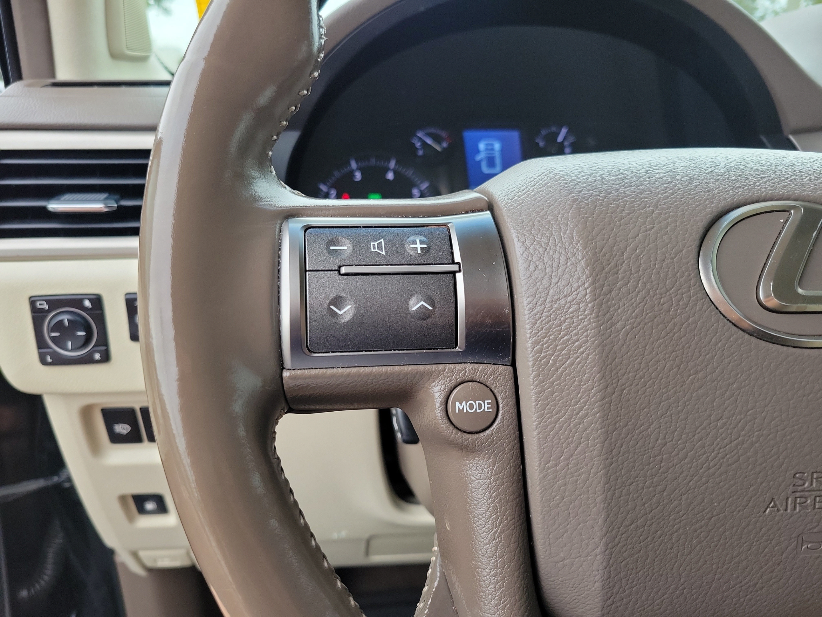 Used 2017 Lexus GX 460 Premium w/ Premium Package AWD/4WD image 9