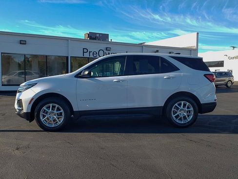 Used 2023 Chevrolet Equinox LS image 4