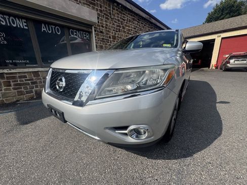 Used 2015 Nissan Pathfinder Platinum w/ Cargo Package FWD image 14