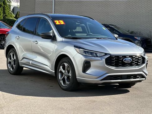 Used 2023 Ford Escape ST-Line w/ Tech Pack #1 AWD/4WD image 8