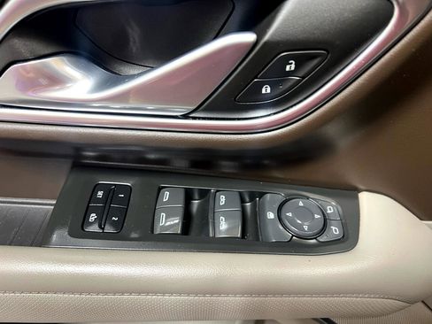 Used 2022 GMC Yukon SLT image 12