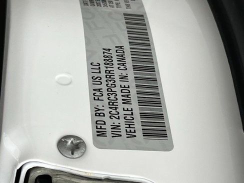 Certified 2024 Chrysler Pacifica Pinnacle image 39