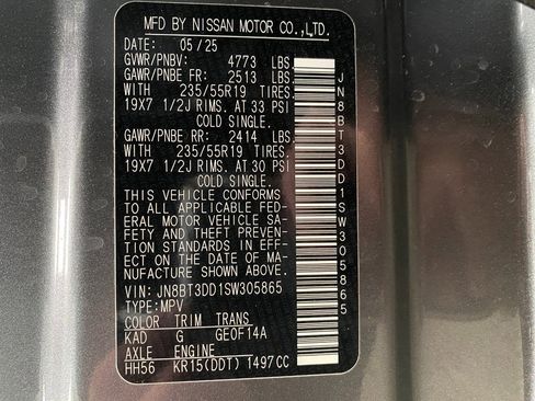 Used 2025 Nissan Rogue Platinum image 37