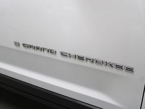 Certified 2022 Jeep Grand Cherokee L Limited AWD/4WD image 48