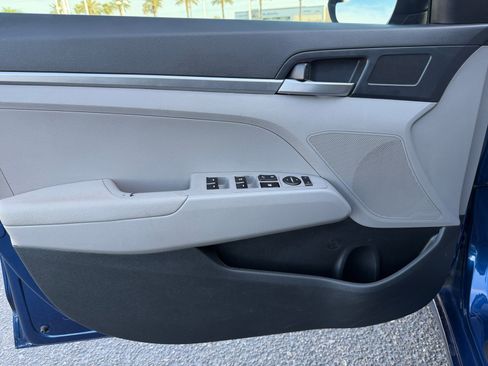 Used 2020 Hyundai Elantra SE image 13
