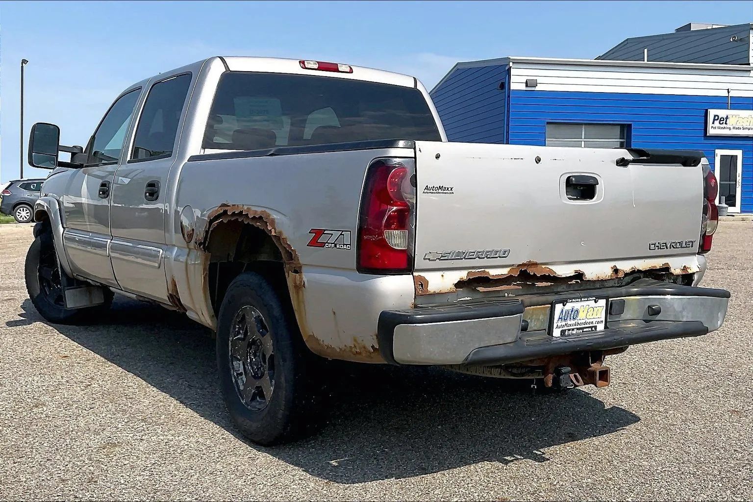 Used 2004 Chevrolet Silverado 1500 4x4 Crew Cab w/ Z71 Convenience Package 2 image 3