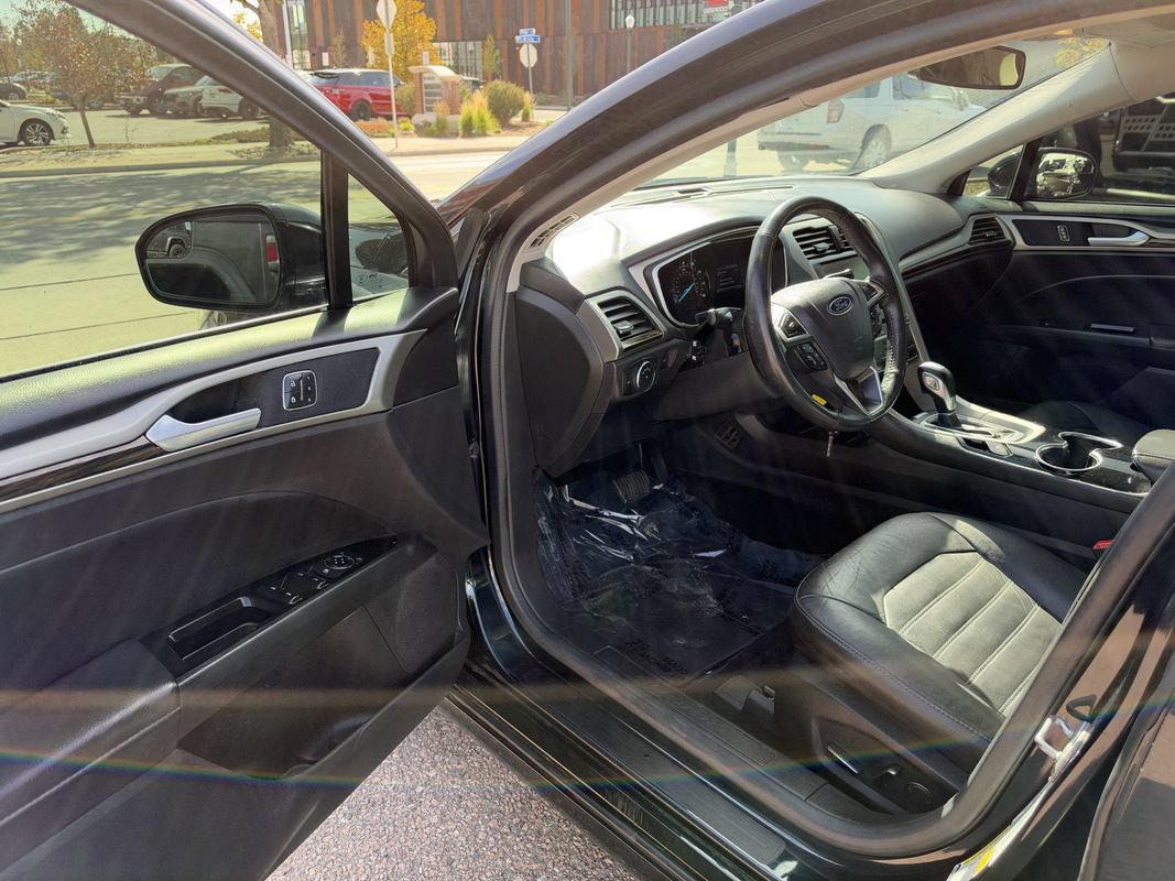 Used 2014 Ford Fusion SE w/ Equipment Group 202A FWD image 15