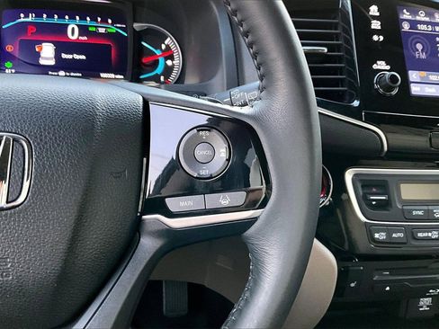 Used 2019 Honda Pilot Touring image 32