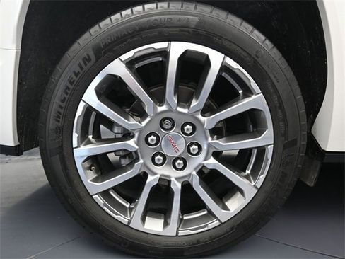 Certified 2023 GMC Acadia Denali w/ Denali Ultimate Package image 9