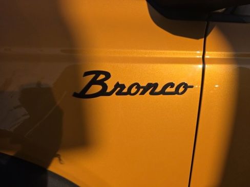 Used 2021 Ford Bronco Black Diamond w/ Sasquatch Package image 8