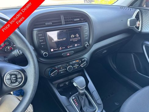 Used 2022 Kia Soul LX w/ Technology Package FWD image 9