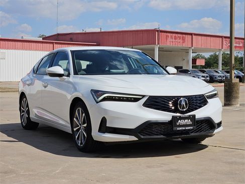 New 2025 Acura Integra image 3