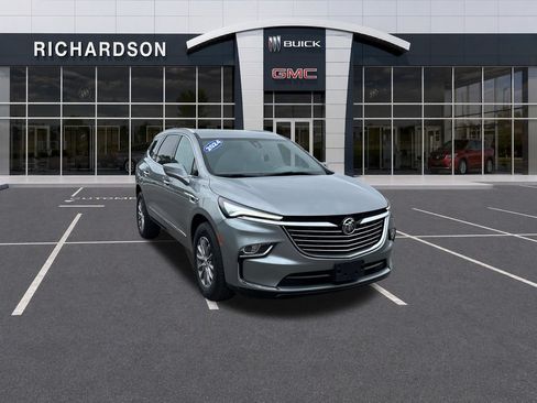 Used 2024 Buick Enclave Premium AWD/4WD image 8
