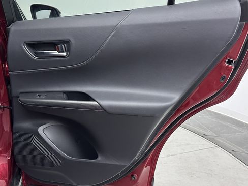 Used 2023 Toyota Venza XLE image 33