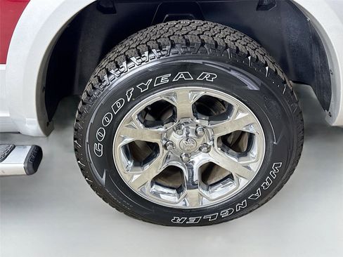 Used 2014 RAM 1500 Laramie w/ Convenience Group AWD/4WD image 31