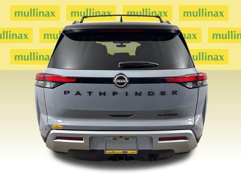 Used 2025 Nissan Pathfinder Platinum w/ Black Appearance Package FWD image 33