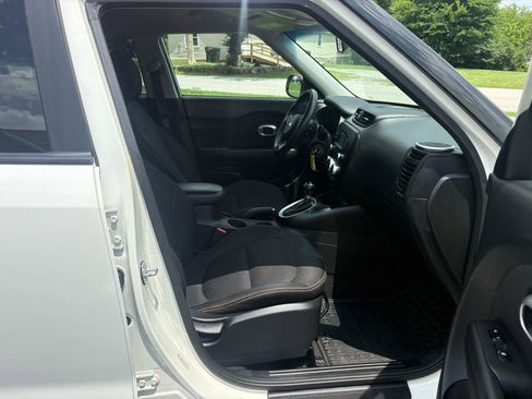 Used 2016 Kia Soul + w/ Designer's Package FWD image 20