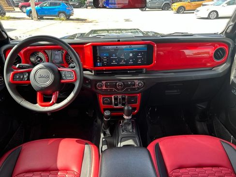 Used 2024 Jeep Wrangler Unlimited Sport AWD/4WD image 34