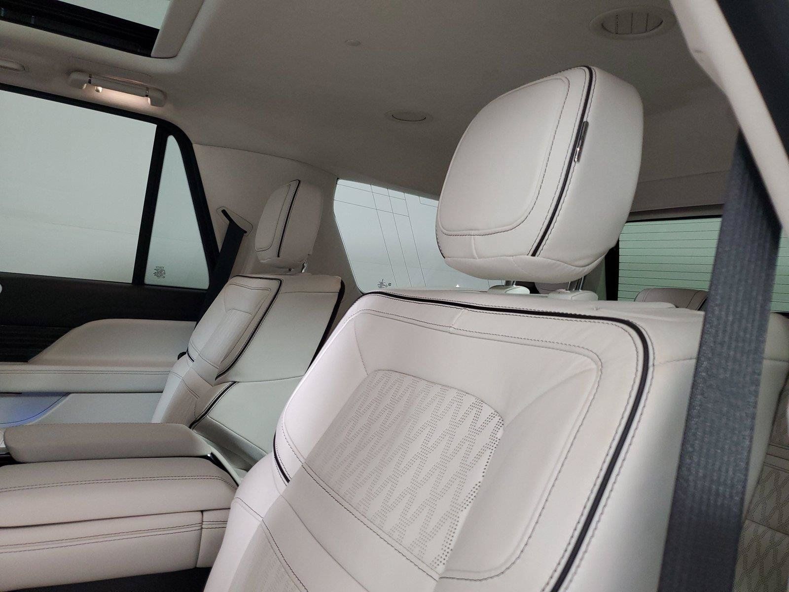 Used 2024 Lincoln Navigator Black Label AWD/4WD image 11