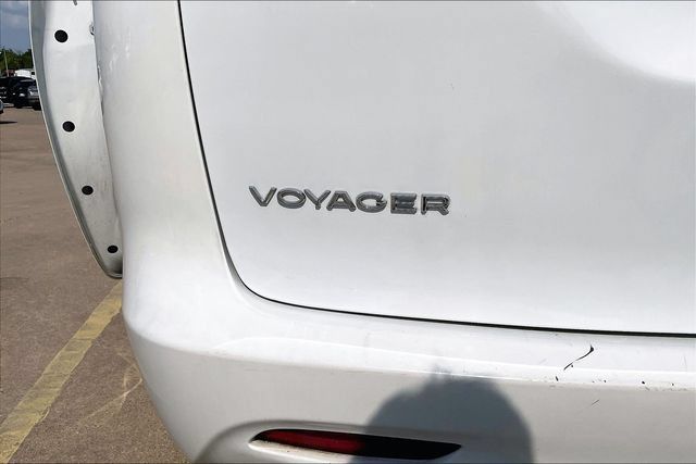 Used 2023 Chrysler Voyager LX FWD image 22