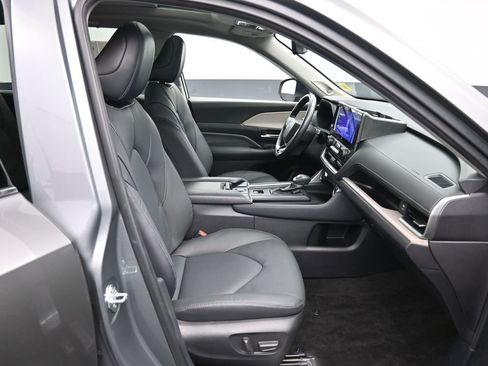 Certified 2025 Toyota Grand Highlander AWD Hybrid image 27