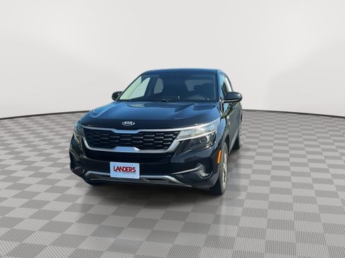 Used 2021 Kia Seltos LX AWD/4WD image 3