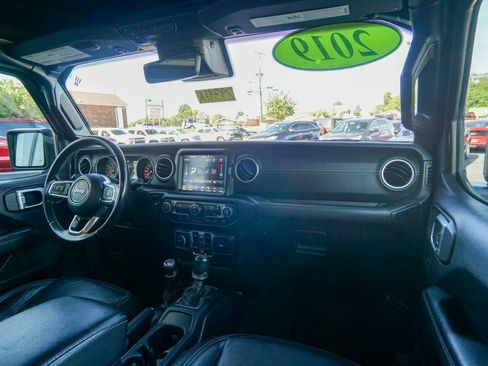 Used 2019 Jeep Wrangler Unlimited Sahara w/ Quick Order Package 24M Moab AWD/4WD image 16