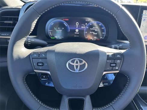 Used 2026 Toyota Crown XLE image 28