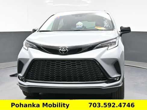 Used 2026 Toyota Sienna XSE FWD image 2