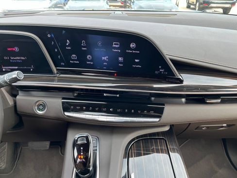 Used 2024 Cadillac Escalade ESV Sport w/ Touring Package RWD image 10