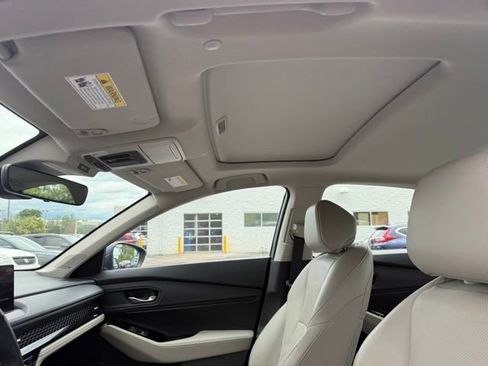 Used 2024 Honda Accord Touring image 5